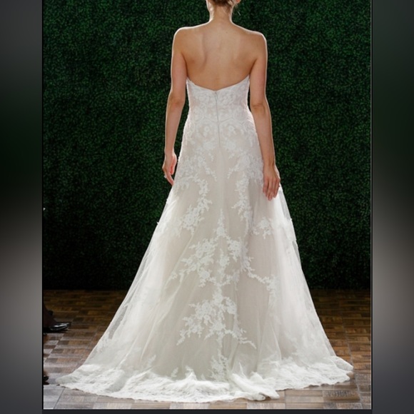 Watters Wedding Dress on Poshmark: Timeless Elegance for Less